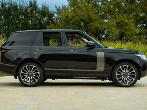 Immagine 5/50 di Land Rover Range Rover Autobiography SDV8 (2013)