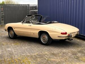 Immagine 2/7 di Alfa Romeo 1600 Spider Duetto (1967)