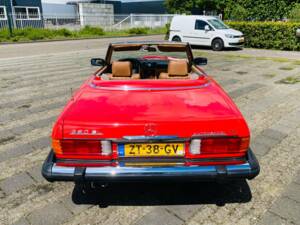 Image 32/50 de Mercedes-Benz 380 SL (1984)