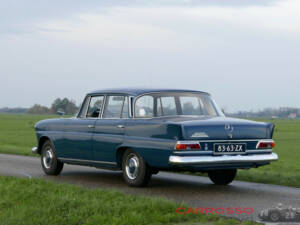 Afbeelding 13/37 van Mercedes-Benz 200 (1967)