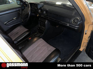 Image 13/15 de Mercedes-Benz 300 D (1977)