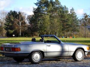 Image 9/36 of Mercedes-Benz 300 SL (1987)