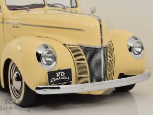 Image 26/50 of Ford Deluxe Coupé Convertible (1940)