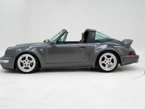 Image 8/15 of Porsche 911 Carrera 2 (1990)