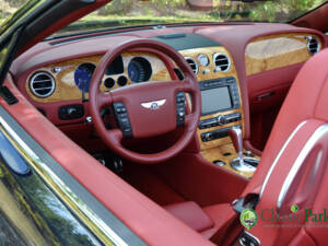 Bild 21/50 von Bentley Continental GTC (2007)