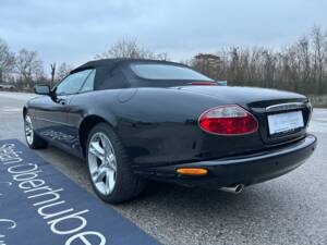 Imagen 26/35 de Jaguar XK8 4.0 (2002)