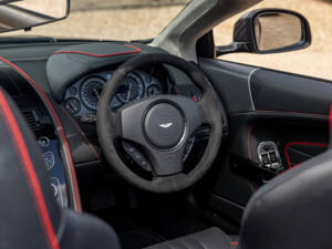 Bild 38/66 von Aston Martin DB 9 GT Volante (2016)