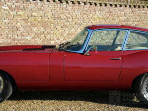 Image 9/50 de Jaguar E-Type (1968)