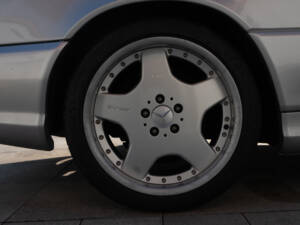 Bild 32/75 von Mercedes-Benz SL 500 (1997)