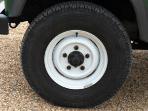 Bild 12/50 von Land Rover Defender 90 Td5 (2006)
