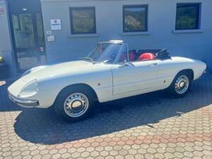 Image 2/7 de Alfa Romeo 1600 Spider Duetto (1967)