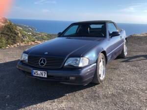 Image 2/24 de Mercedes-Benz SL 500 (2000)