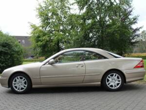 Image 3/7 de Mercedes-Benz CL 500 (2000)