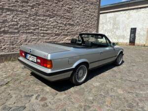 Image 4/29 of BMW 318i (1991)