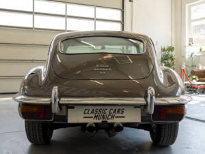Image 4/15 of Jaguar E-Type (1969)