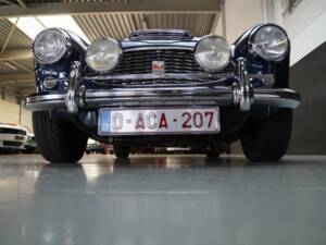 Imagen 28/50 de Austin-Healey 3000 Mk II (BN7) (1961)