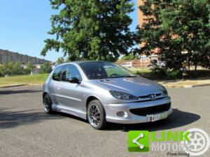 Imagen 1/10 de Peugeot 206 2.0 (2000)