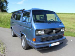 Image 1/10 de Volkswagen T3 Multivan 1.6 TD Bluestar &quot;Hannover Edition&quot; (1989)