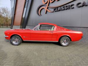 Image 8/33 of Ford Mustang GT (1965)