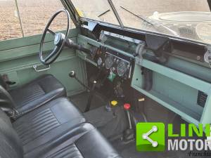 Image 8/10 of Land Rover 88 (1971)