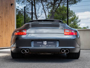 Bild 21/50 von Porsche 911 Carrera 4S (2006)