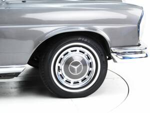 Bild 9/15 von Mercedes-Benz 220 SE b (1963)