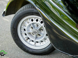 Image 38/54 of Morgan Plus 8 (1992)