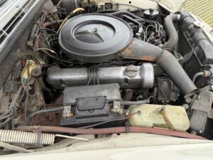 Bild 38/39 von Mercedes-Benz 280 SE 3,5 (1971)