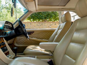 Image 33/50 of Mercedes-Benz 500 SEC (1989)