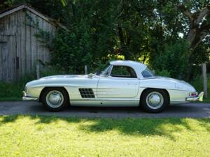 Image 23/24 of Mercedes-Benz 300 SL Roadster (1962)