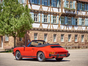 Image 38/44 of Porsche 911 SC 3.0 (1983)