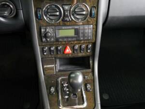 Immagine 25/50 di Mercedes-Benz SLK 32 AMG (2002)