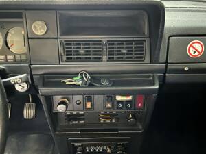 Bild 16/18 von Volvo 244 DLS (1980)