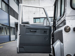Image 40/66 of Land Rover Defender 90 TD4 (2007)