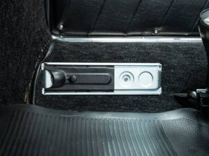 Afbeelding 31/64 van Porsche 911 2.0 (1965)