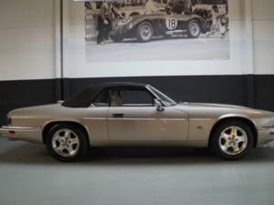 Image 16/50 of Jaguar XJS 4.0 (1995)