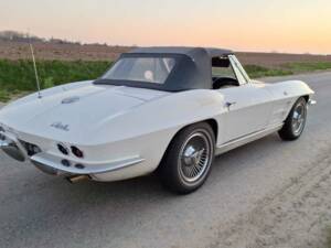 Immagine 2/4 di Chevrolet Corvette Sting Ray Convertible (1963)