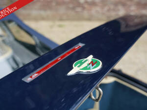 Immagine 29/50 di Aston Martin V8 Zagato Vantage Volante (1990)