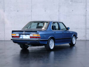 Imagen 5/23 de BMW 535i (1984)