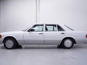 Immagine 5/7 di Mercedes-Benz 560 SEL (1989)