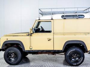 Image 44/50 of Land Rover 90 (1984)