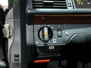 Image 20/40 of Mercedes-Benz 250 TD (1990)