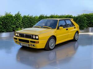 Image 2/13 of Lancia Delta HF Integrale Evoluzione I (1992)