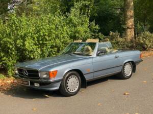 Image 30/50 de Mercedes-Benz 500 SL (1989)