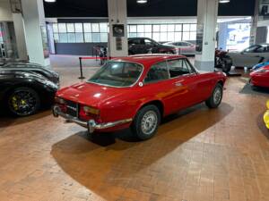 Imagen 18/30 de Alfa Romeo 2000 GT Veloce (1971)