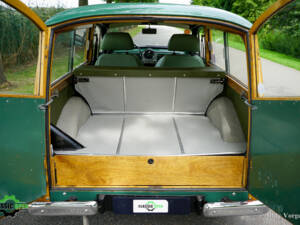 Image 42/43 of Morris Minor 1000 Traveller (1965)