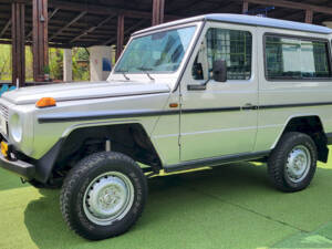 Image 3/55 of Mercedes-Benz 200 GE (SWB) (1990)