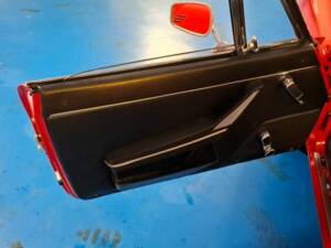 Image 8/43 of Alfa Romeo Spider Veloce 2000 (1982)
