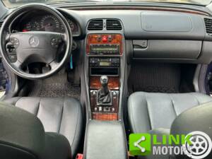 Image 4/10 of Mercedes-Benz CLK 200 Kompressor (2000)