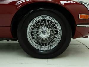 Image 10/15 of Jaguar Type E V12 (2+2) (1973)